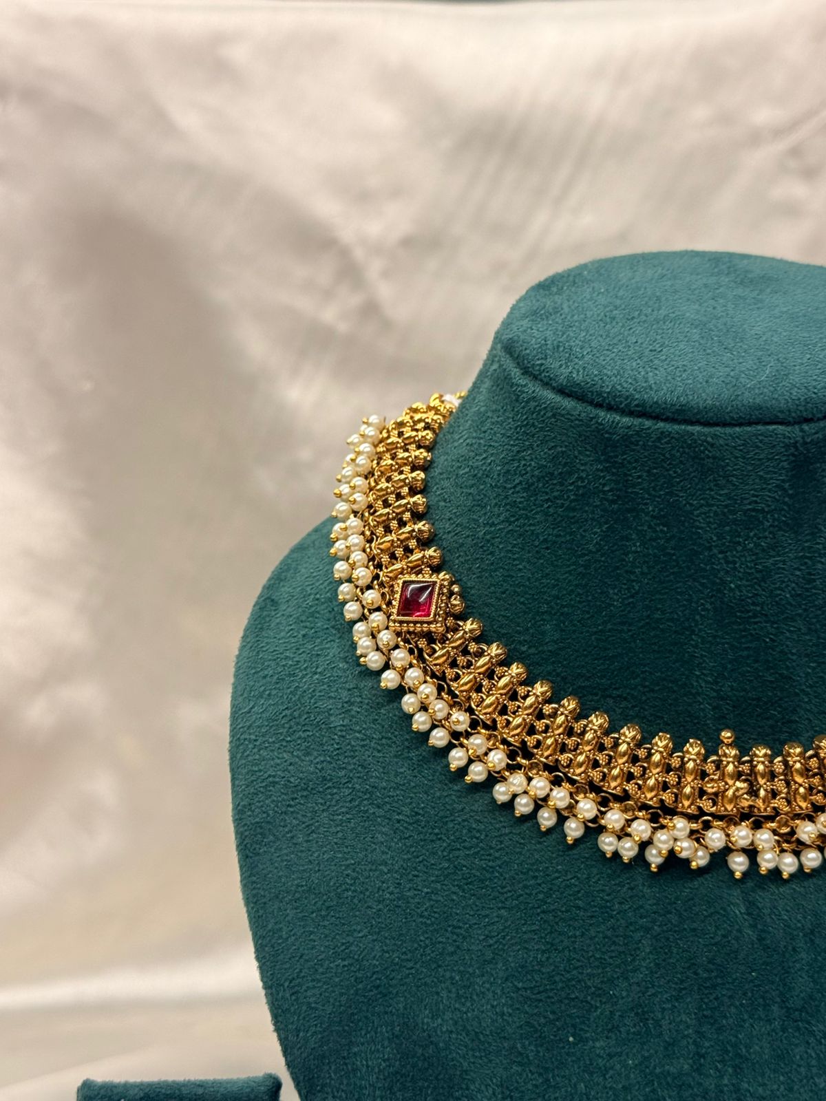vishu collection,Antique Gold Pearl Choker Necklace Set,llb858