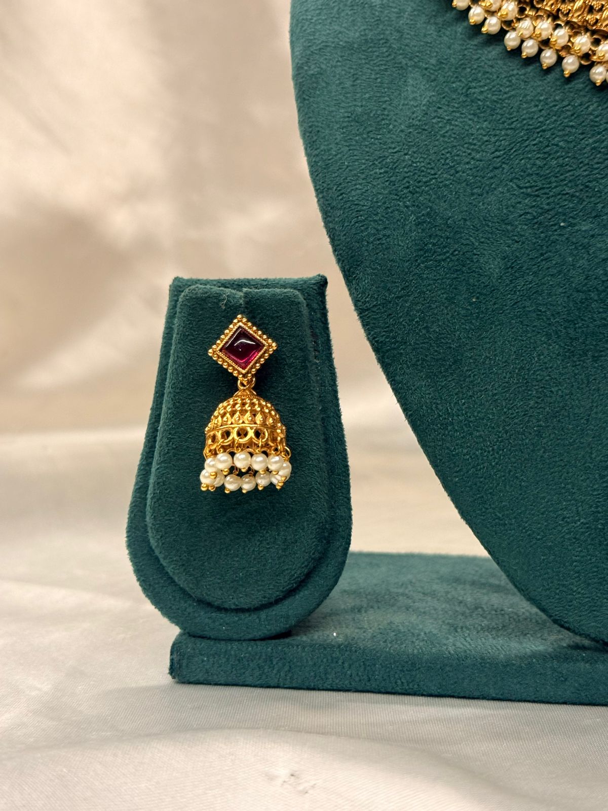 vishu collection,Antique Gold Pearl Choker Necklace Set,llb858