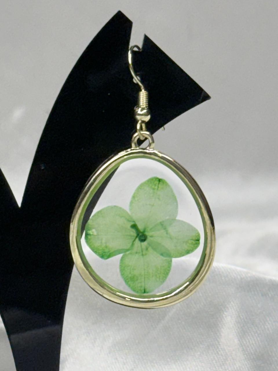 western look earring .llb579