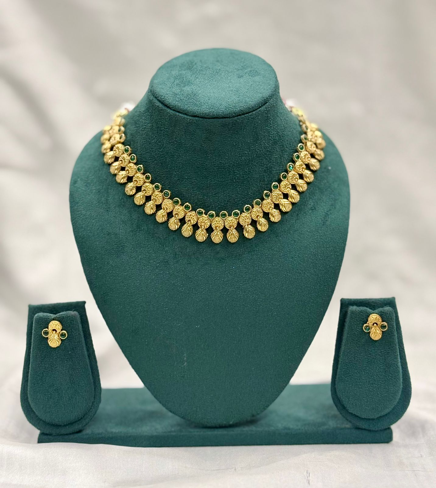 Antique Gold Green Stone Necklace Set | Traditional Bridal,llb448