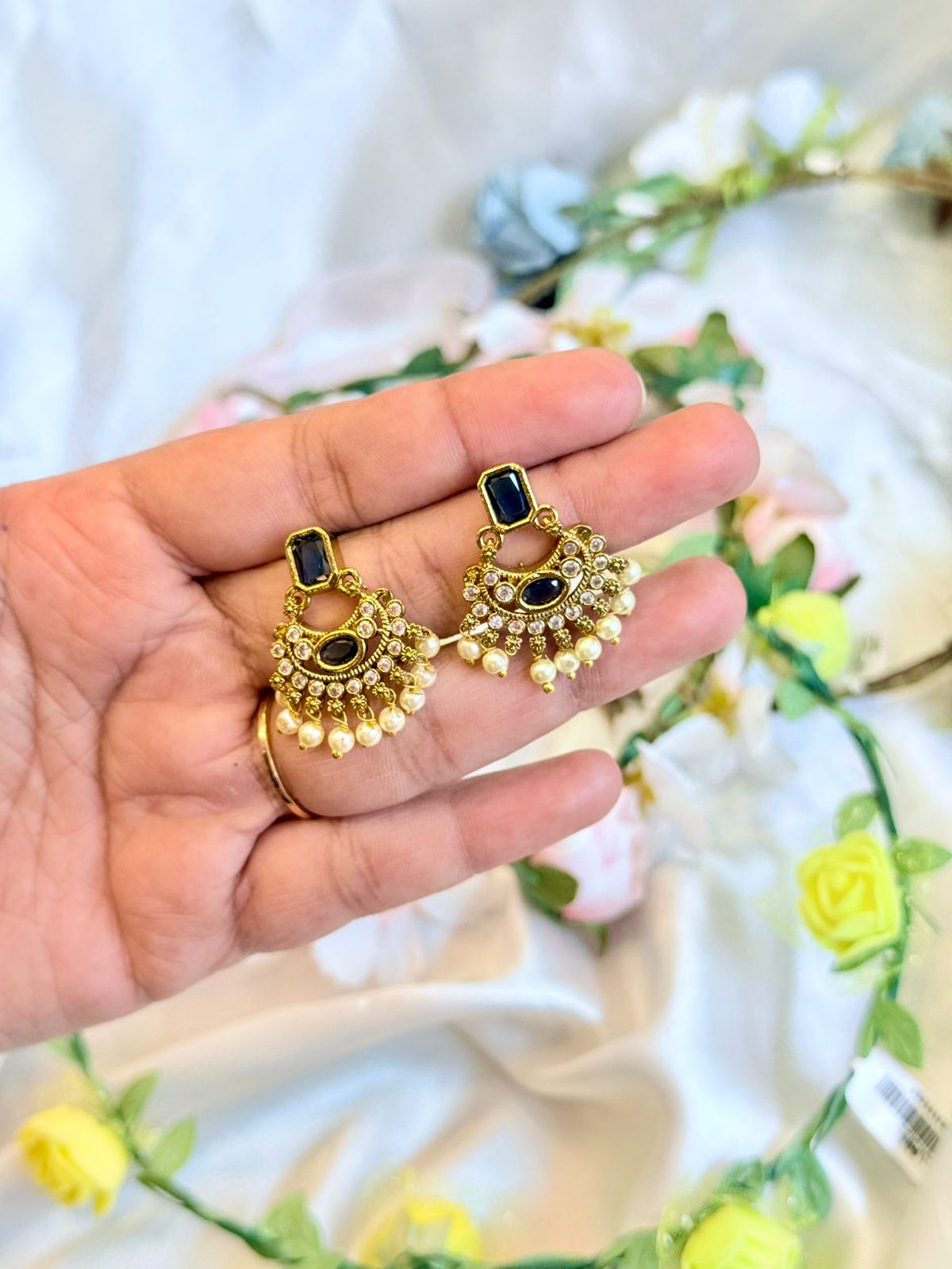 Black Stone Gold Pendant Necklace Set / llb047