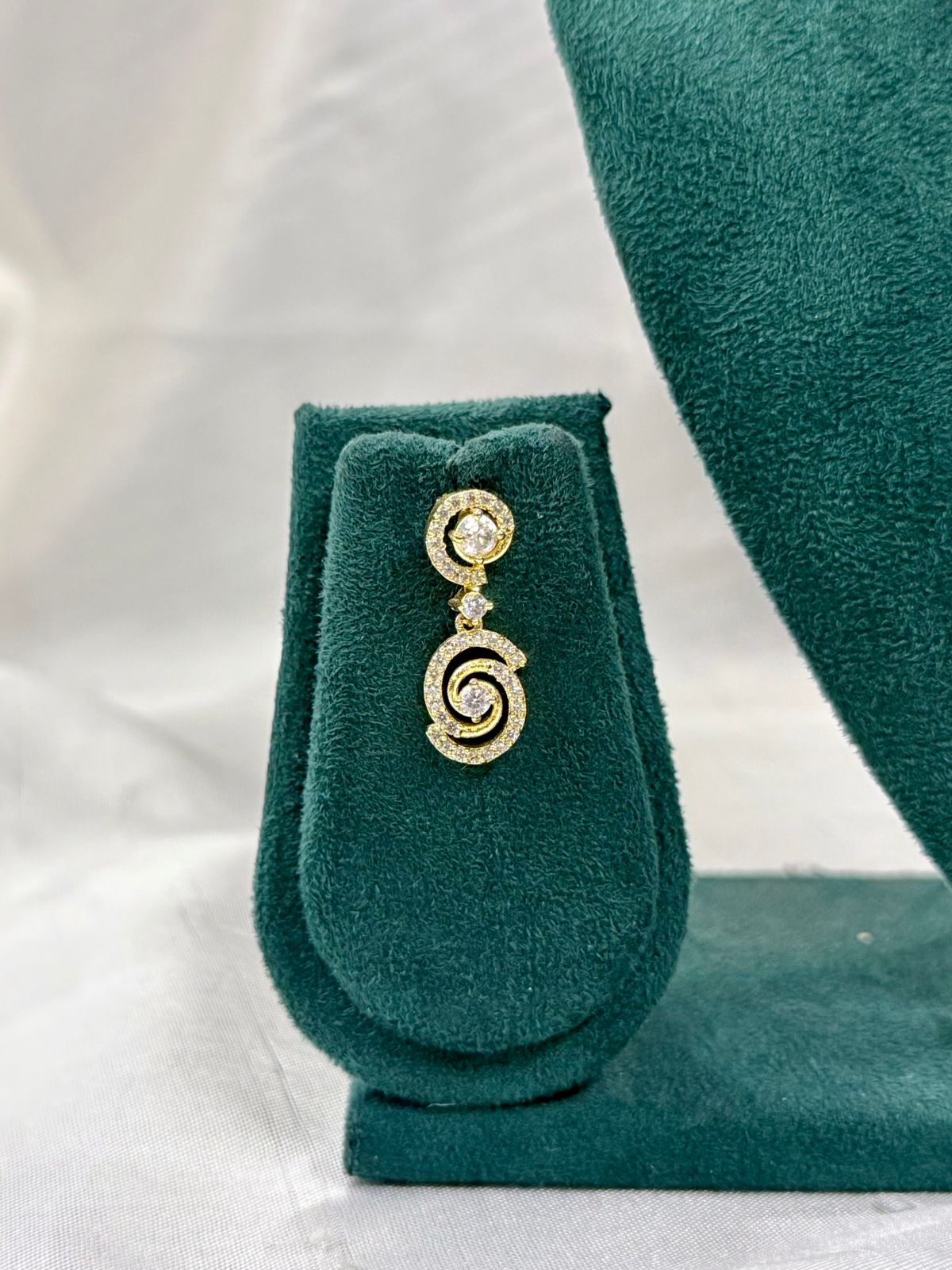Elegant Gold Finish Spiral Design Necklace Set with Diamond Look Stones,llb427
