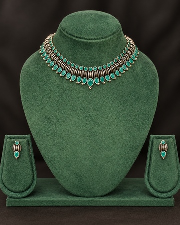 Black Metal Necklace Set with Green Stone | L14928