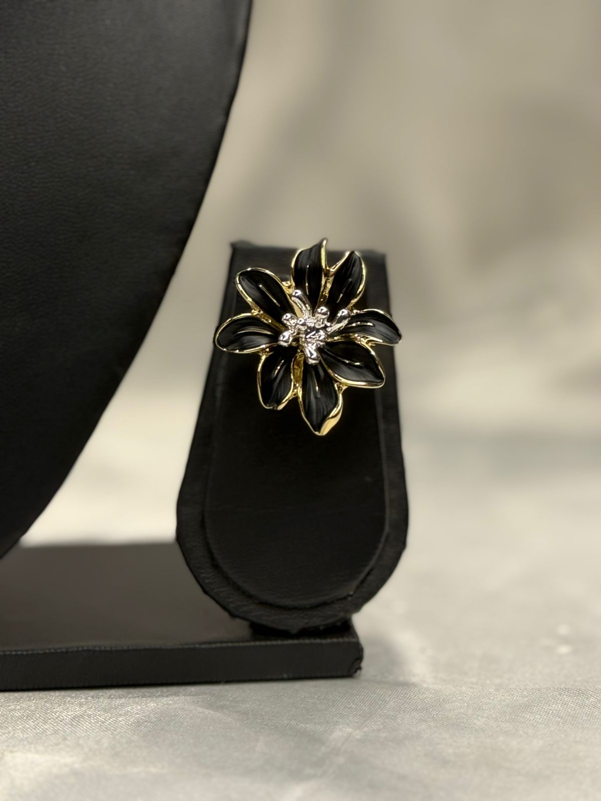 daily use anti tarnish  black flower necklace, llb570