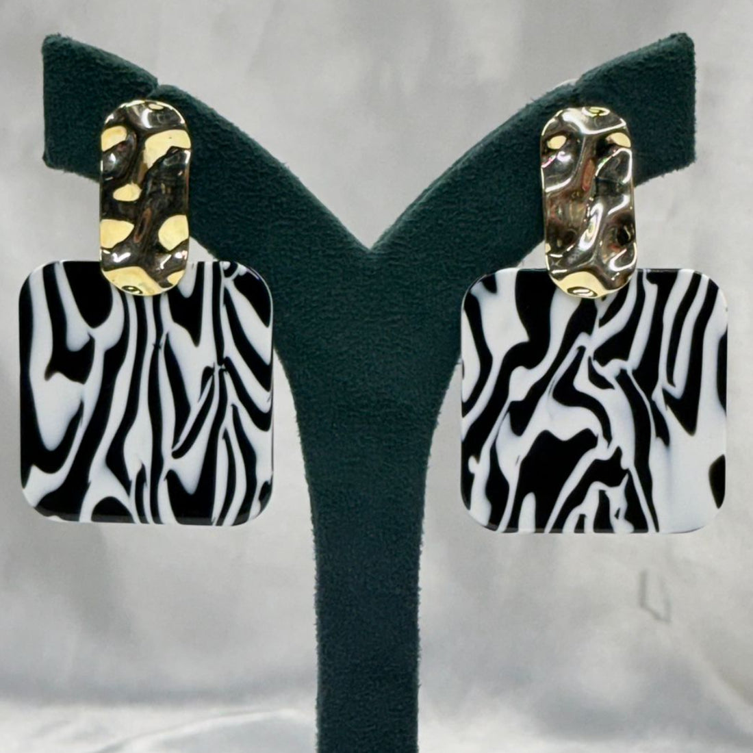Black & White Abstract Acrylic Earrings with Gold Finish Studs,llb553
