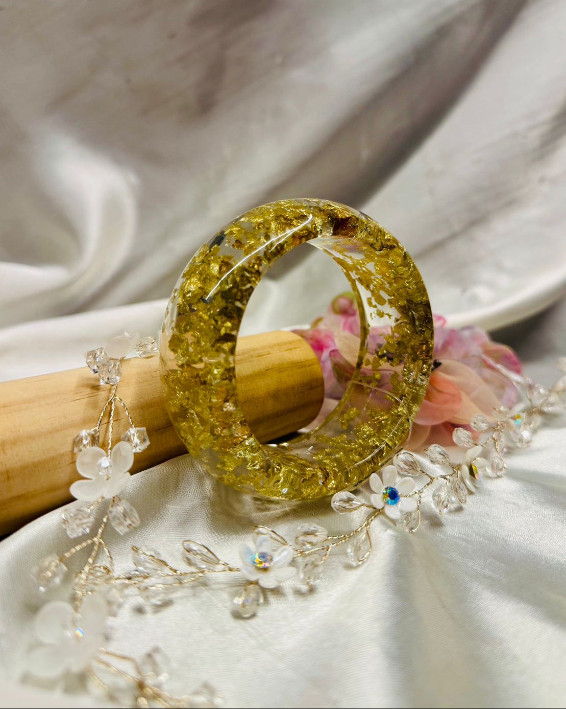 Handcrafted Gold Leaf Bangle – Trendy Resin Jewellery for Women,llb316