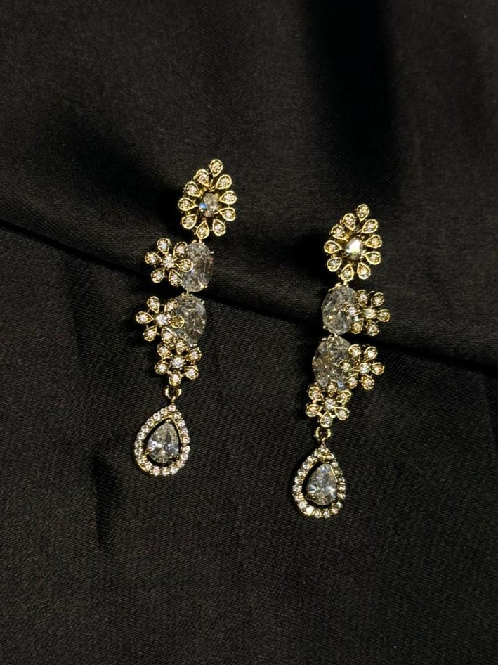 Gold Floral Stone Necklace Set | Premium Party Wear Jeweller,llb324