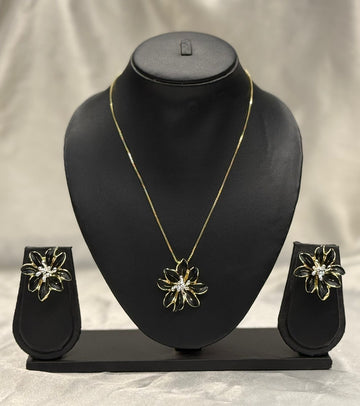 daily use anti tarnish  black flower necklace, llb570