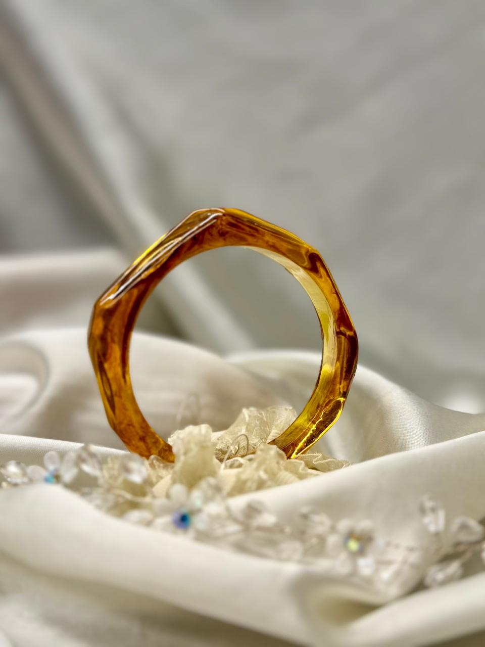 Amber Textured Resin Bangl.llb322
