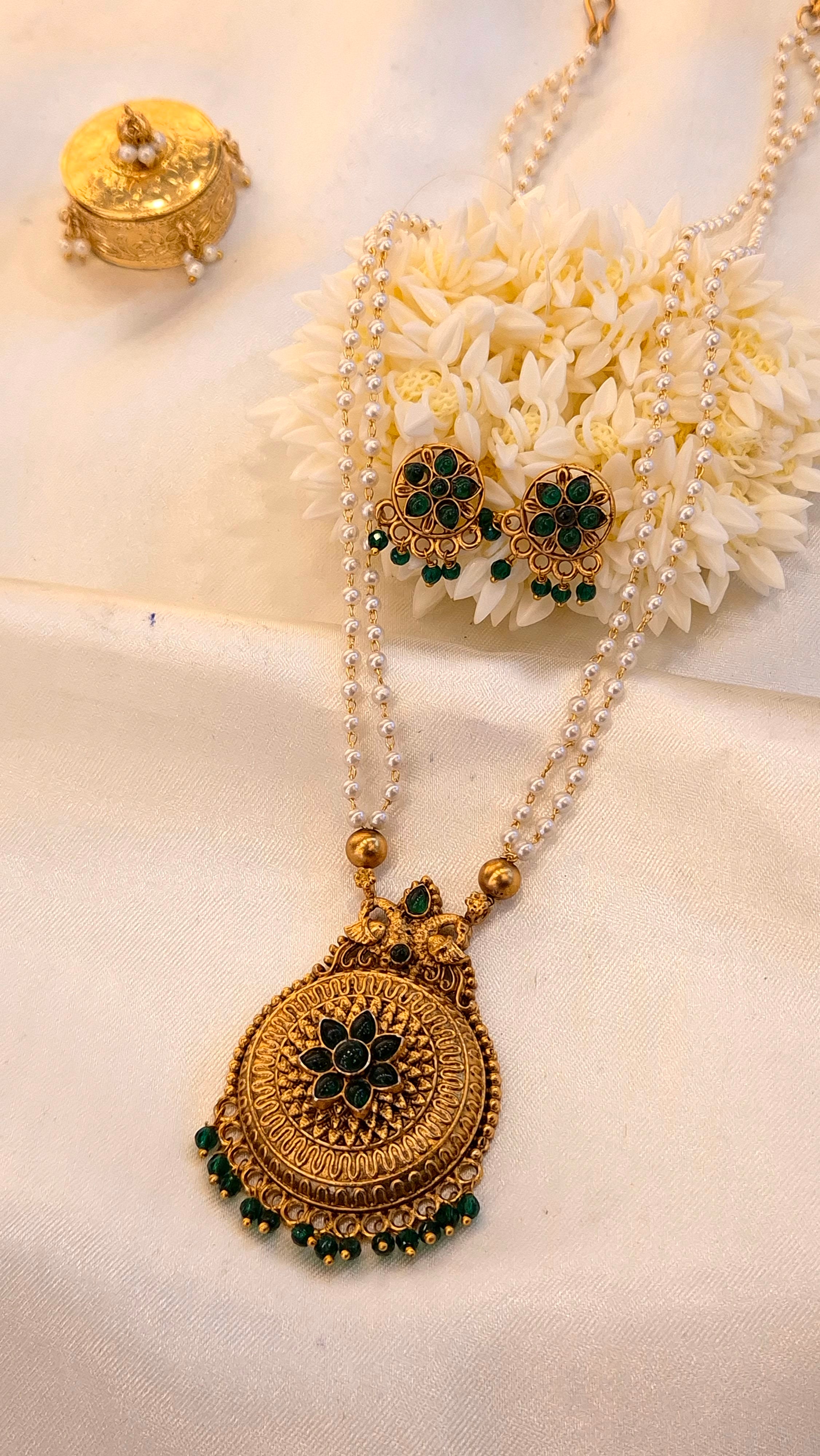 Antique Gold Chain with White Pearl with Green Stones