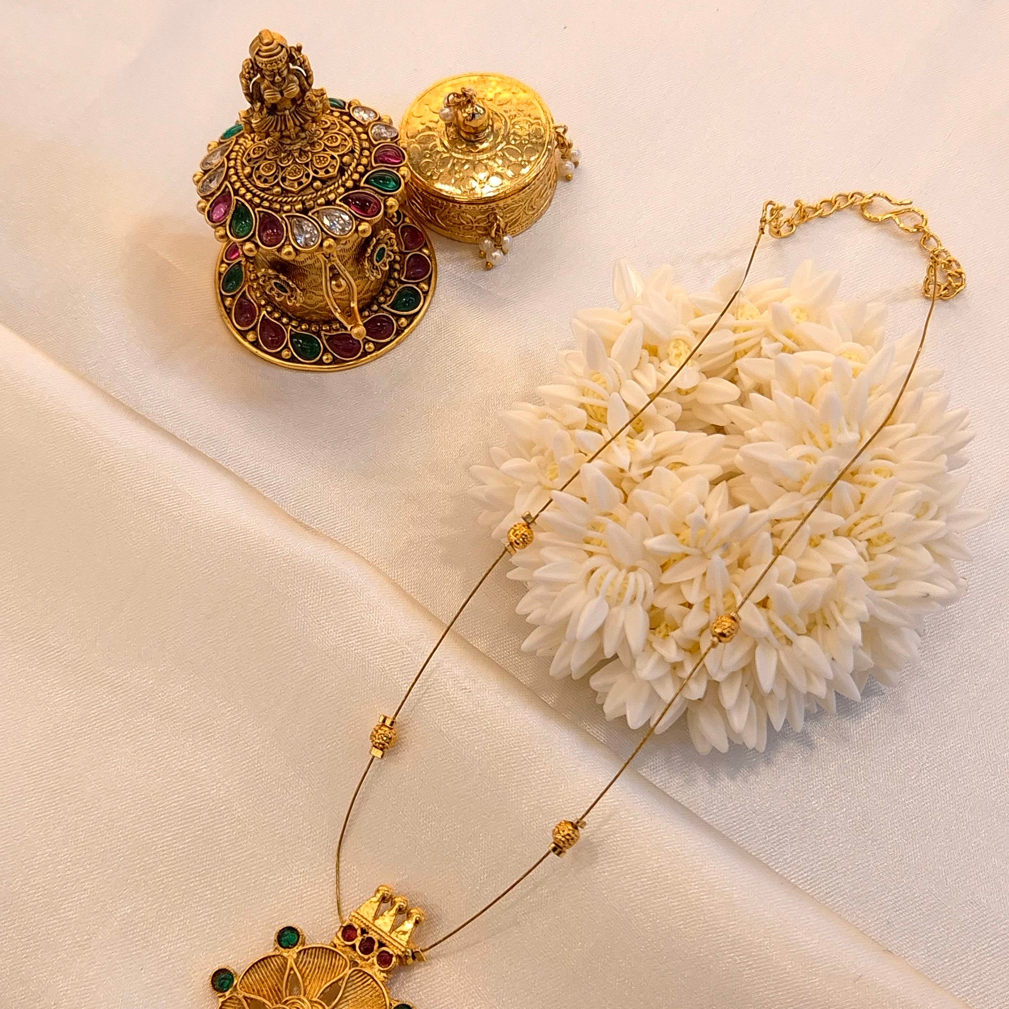 Traditional Pendant Chain