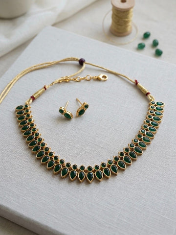 Antique Gold Emerald Green Stone Choker Necklace Set with Stud Earrings | llb952