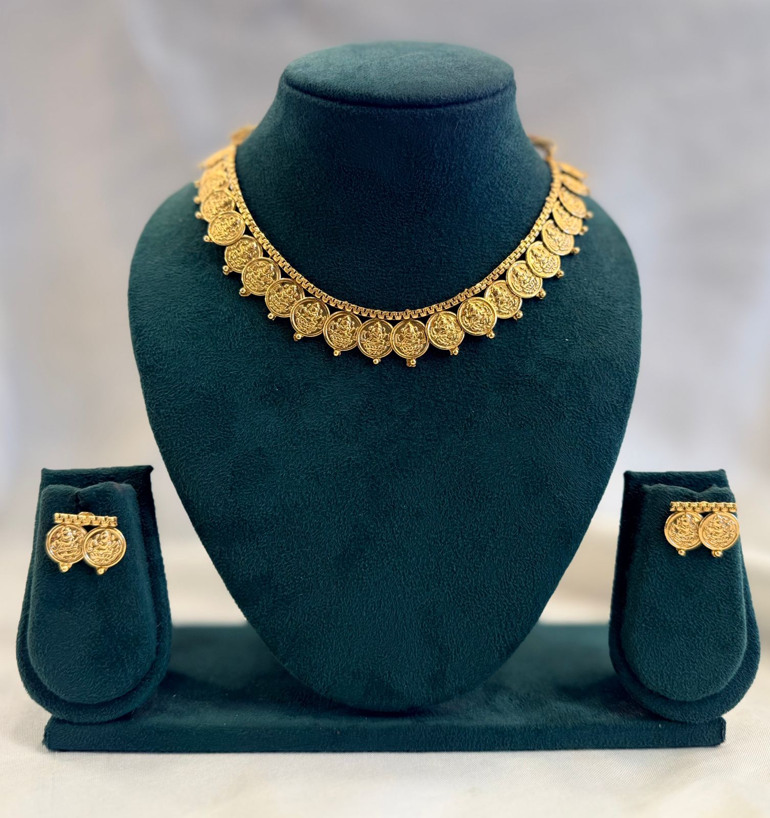 Antique Gold Lakshmi Kasu Coin Choker Necklace Set with Coin Stud Earrings | llb957
