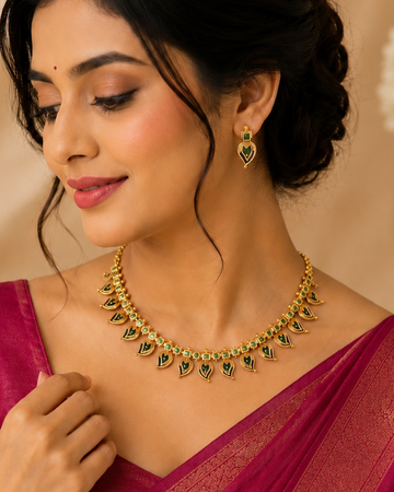 Gold Open Heart Choker Necklace Set with Emerald Kemp Stones | LLB0242