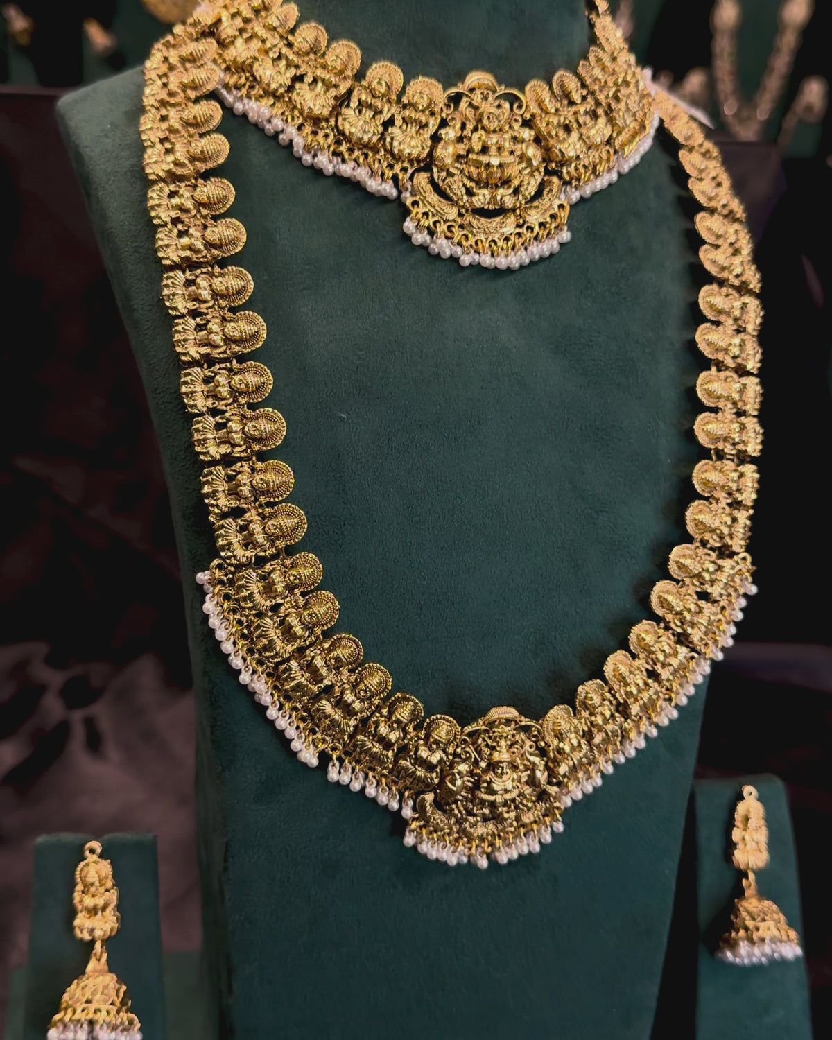 Gold Lakshmi Bridal Jewellery Set - P9 | Llabel Fashion