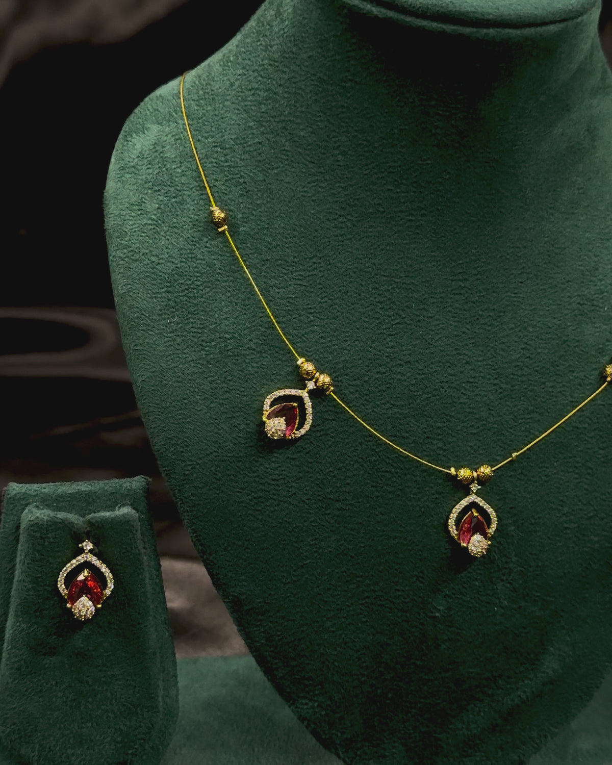 Elegant Gold  Pendant Necklace Set with Matching Earrings | ONK357