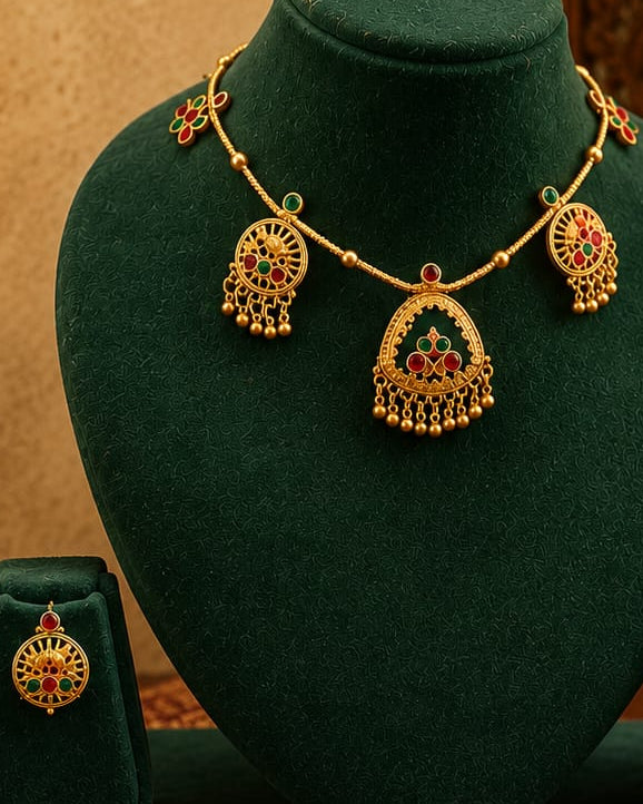 Gold Nakshi Filigree Pendant Necklace Set with Kemp | OL 19